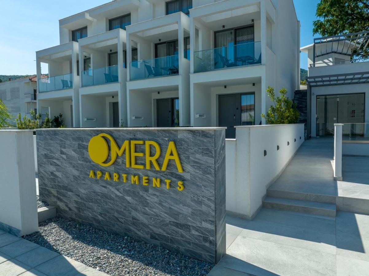 Mera *